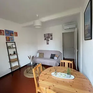 T2 Dans Le Vieil , Antibes France